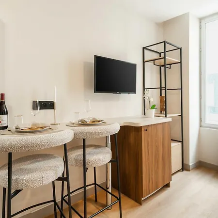 Apartment Montparnasse - Renovated Parisian Paris