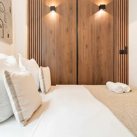 Montparnasse - Renovated Parisian Apartment