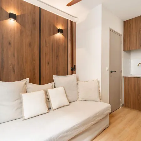 Montparnasse - Renovated Parisian Apartment *